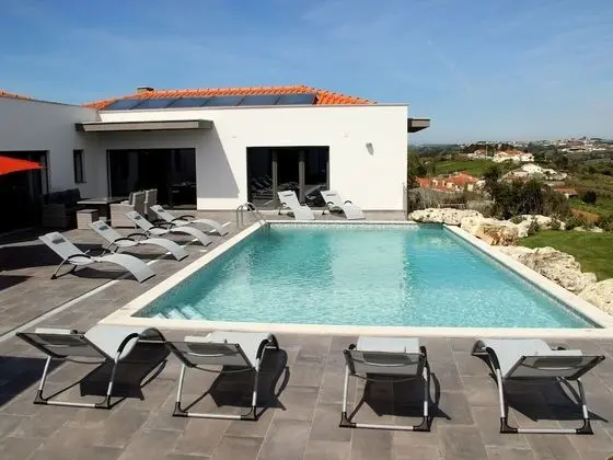 Spacious Villa in Salir de Mato With Private Pool, Terrace - Öne Çıkan Resim