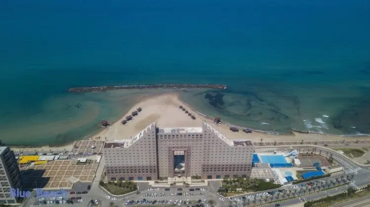 Spacious Sea View Apartment