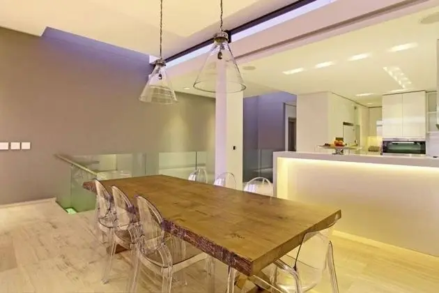 Spacious and Secure Holiday Home in Camps Bay With Ocean Views and Private Pool Hamaya - Oda