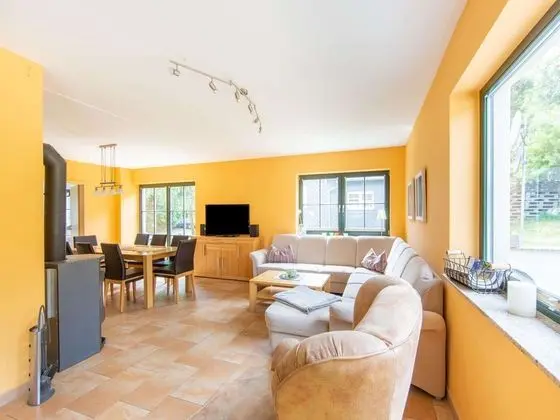 Spacious Semi-detached House With Wood Stove Located Directly on the Rennsteig - Oda Düzeni