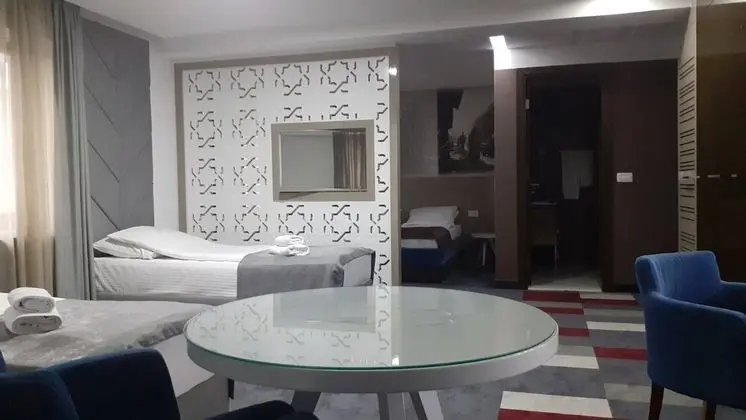 Spacious Serviced Apartment - Free Parking - Breakfast - İç Mekan