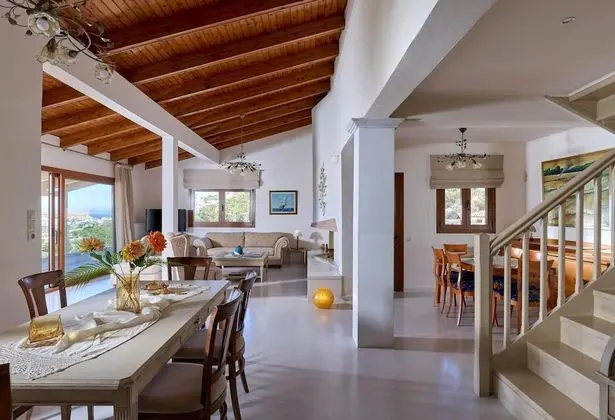 Spacious Villa With Shared Pool and Amazing View - Oda