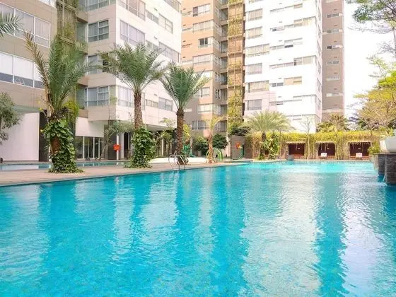 Spacious and Strategic 3BR One Park Gandaria Apartment - Havuz