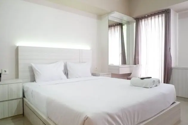 Spacious Studio Apartment Accses To Pakuwon Mall At Tanglin Supermall Mansion - Oda