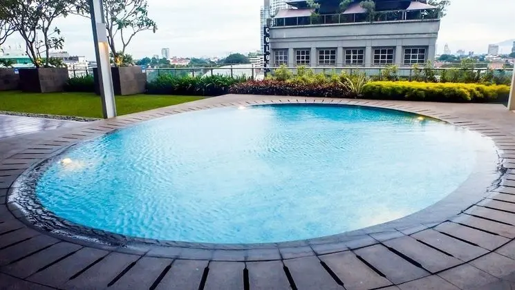 Spacious Studio Apartment The Mansion At Kemang - Havuz