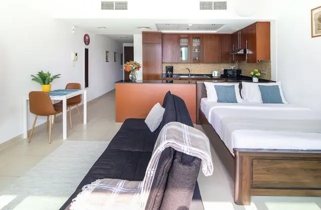 Spacious Studio in new 8 Boulevard Walk! - İç Mekan