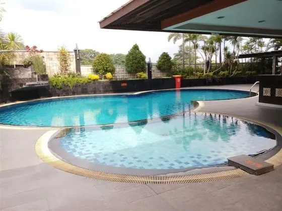 Spacious Studio Room at Grand Setiabudi Apartment