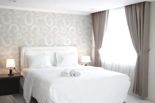 Spacious Studio Room at The Jarrdin Cihampelas Apartment