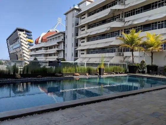 Spacious Studio Room at The Square Apartment - Havuz