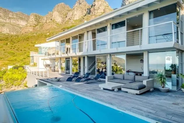Spacious Three Bedroom Villa in Camps Bay With Private Pool and Ocean Views The Falcon - Oda