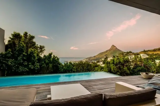 Spacious Three Bedroom Villa in Camps Bay With Private Pool and Ocean Views The Falcon - Oda