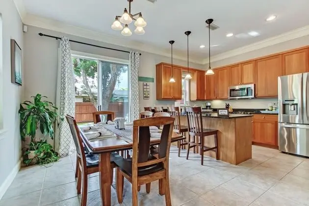 Spacious Townhome, 10 min to the Beach, Dogs OK! - Mutfak