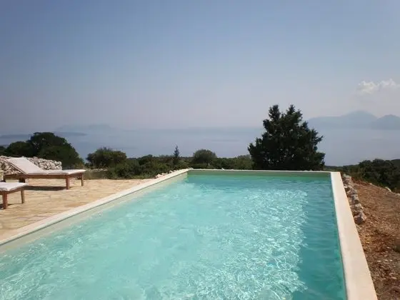 Spacious Villa in Vasiliki with Swimming Pool & Hot Tub - Havuz