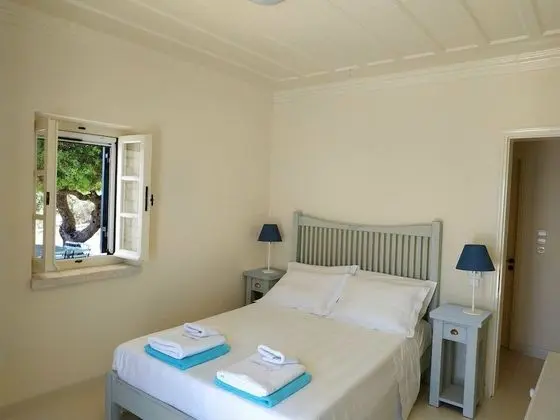 Spacious Villa in Vasiliki with Swimming Pool & Hot Tub - Oda