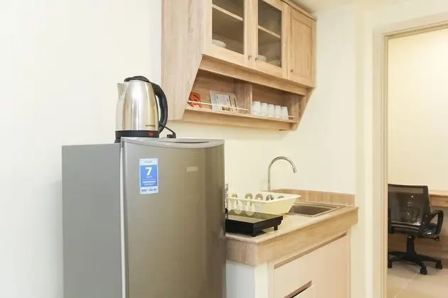 Spacious and Well Appointed 2BR at Meikarta Apartment - Mutfak