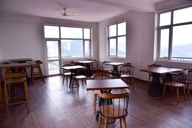 Spangle Heights - Shimla, Suites & Residences - Yerinde Yemek