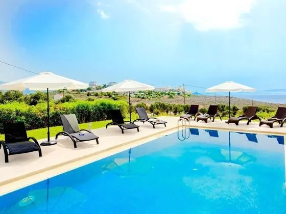 Sparkling Villa in Acrotiri with Private Pool near Sea Beach - Havuz