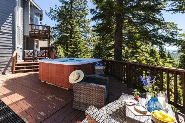 Sparrow by Avantstay Modern Mountain Retreat w/ Hot Tub, Pool Table & Games! - İç Mekan