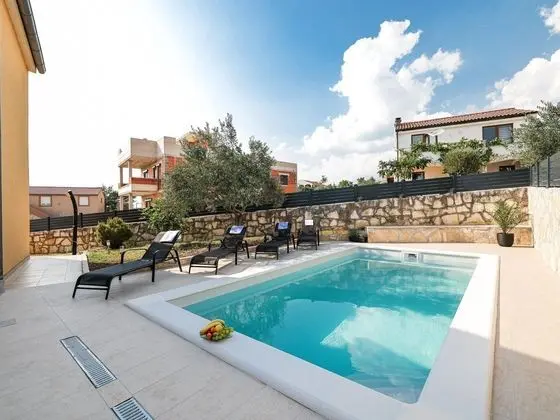 Spasious two Storey Holiday Home With Great Sea View Terrace - Havuz