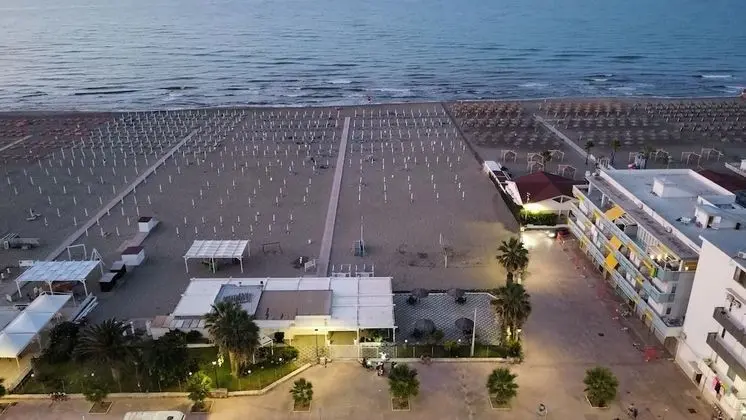 Special Family Apartment 2 Steps From the sea