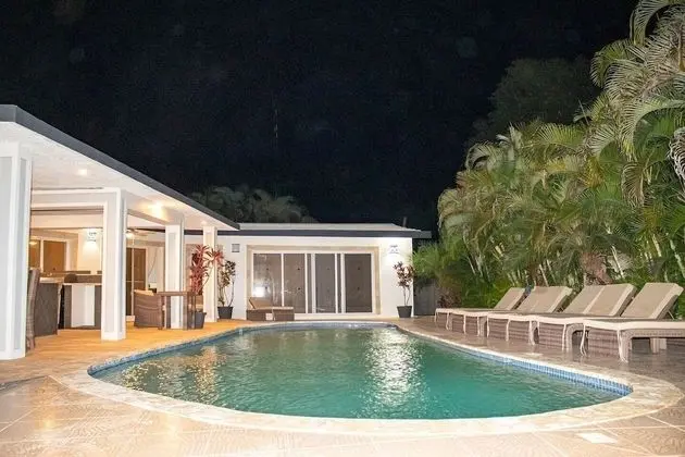 Specially Design 6 Bedroom Villa With King Beds