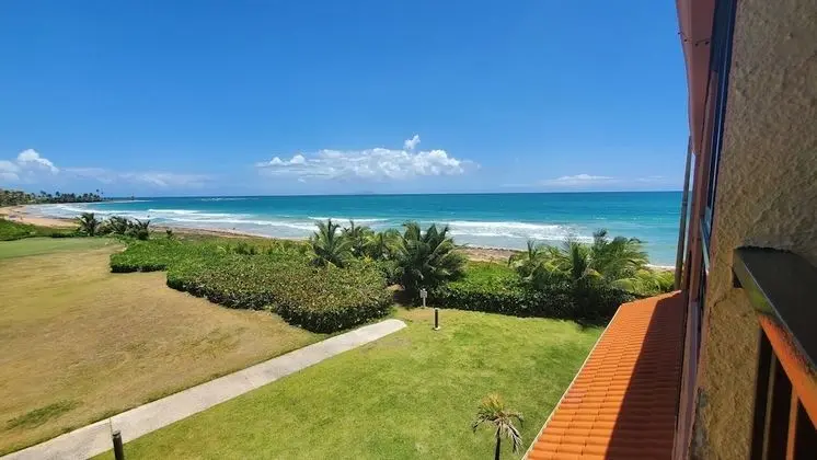 Spectacular Beach View 3-bedroom Villa Bv179