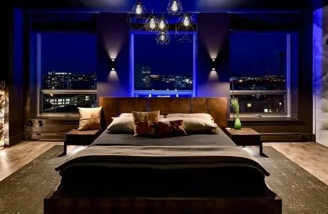 Spectacular Designer Loft Dtown Halifax - Oda