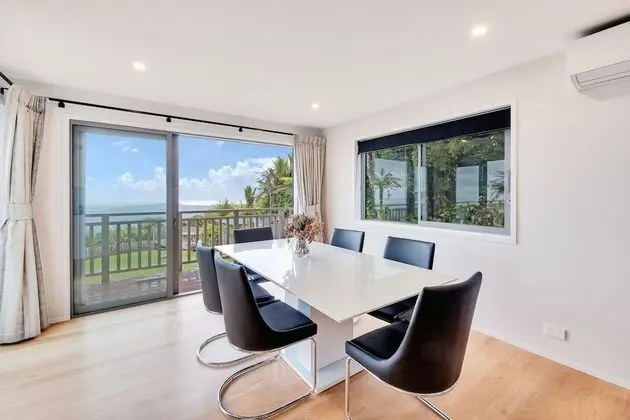 Spectacular Hilltop Retreat near Piha - Yerinde Yemek
