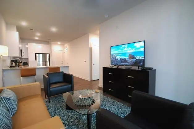 Spectacular Suite 1BR 1BA Apt L - Includes Bi-weekly Cleanings Linen Change - Oda