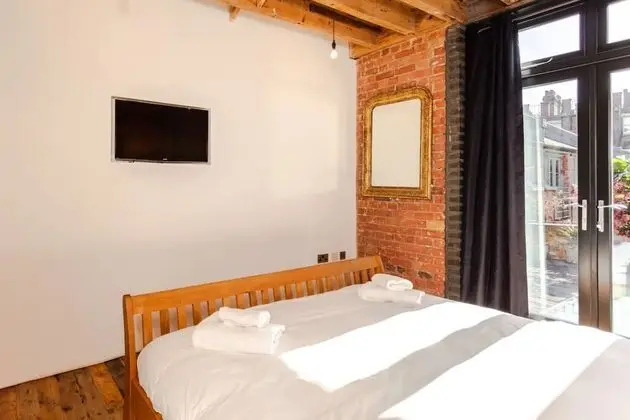 Spectacularly Unique 4 Bedroom House in Bethnal Green