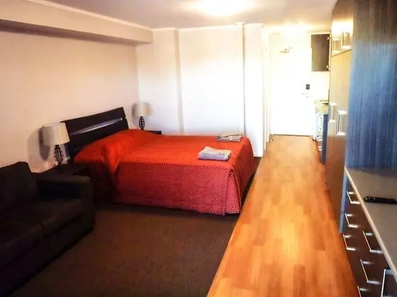 SPINIFEX HOTEL