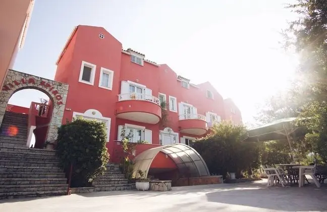 Spiros Family Apts - Dış Mekan