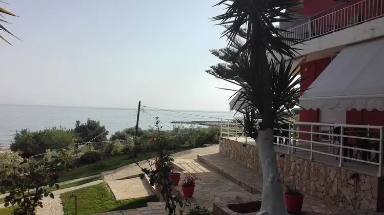 Spiros rooms - Dış Mekan
