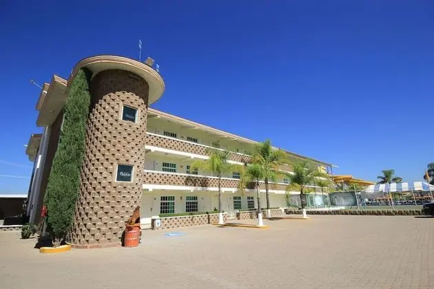 Hotel Splash Inn