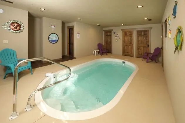 Splash Time Cinema - Six Bedroom Chalet - Havuz