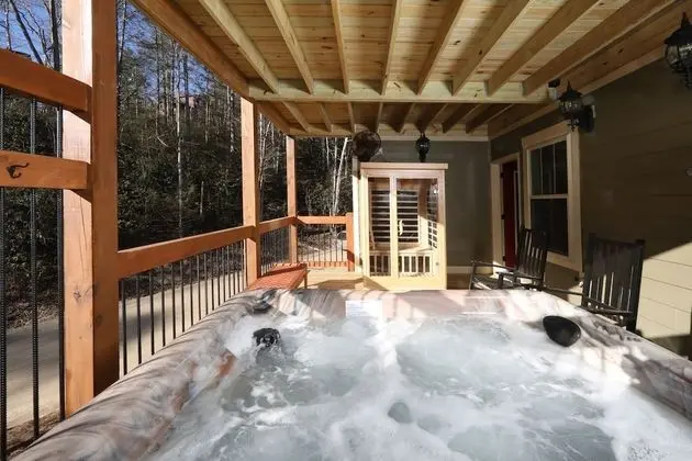 Splash Time Cinema - Six Bedroom Chalet - Spa