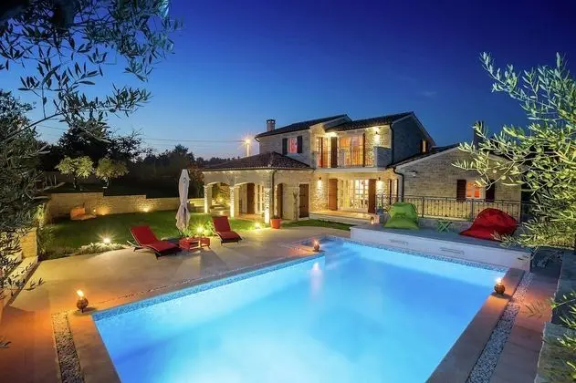 Splendid Villa in Baderna With Private Swimming Pool