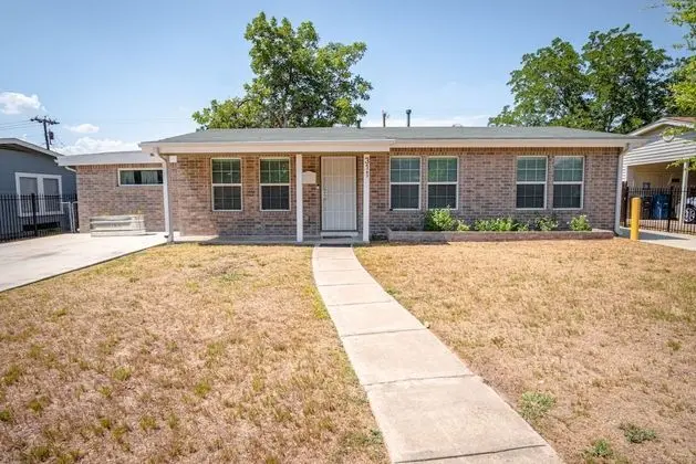 Splendid Gated 4 BR 2 BA Home Near Downtown