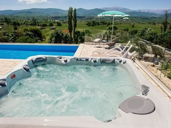 Splendid Villa With Heated Pool, Beautiful Covered Terrace With Panoramic View - Spa