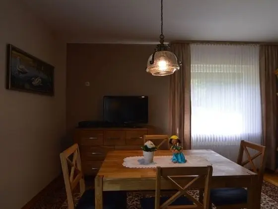Splendid Holiday Home in Densborn With Terrace - Oda Düzeni