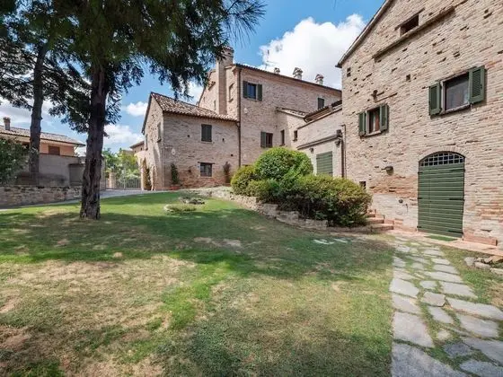 Splendid Holiday Home in Mombaroccio With Private Garden - Dış Mekan