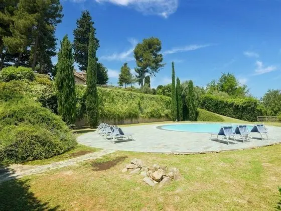 Splendid Holiday Home in Mombaroccio With Private Garden - Havuz