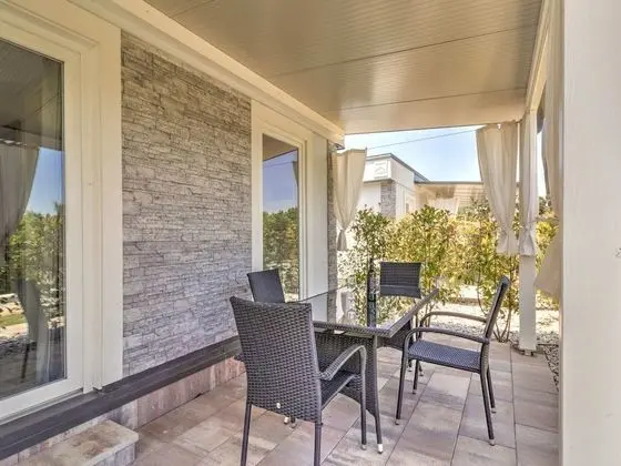 Splendid Mobile Home in Banjole With Swimming Pool