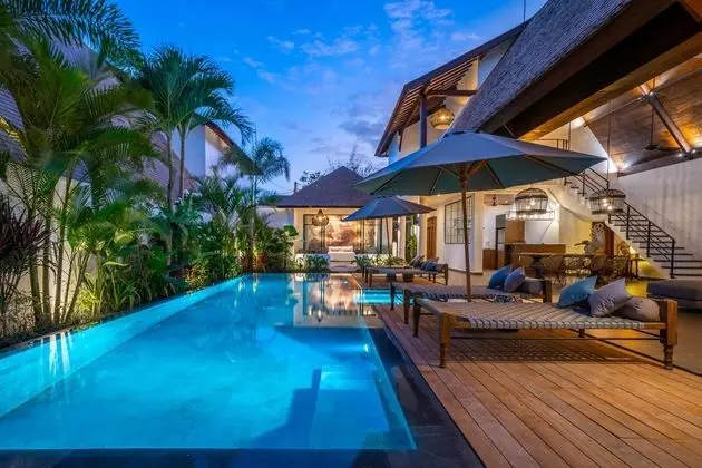 Splendid Private Villa, 4 BR, Canggu With Staff