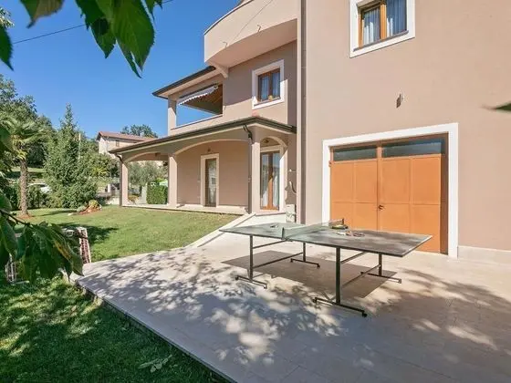 Splendid Villa in Vižinada with Hot Tub - Dış Mekan