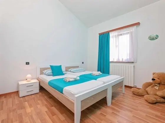 Splendid Villa in Vižinada with Hot Tub - Oda