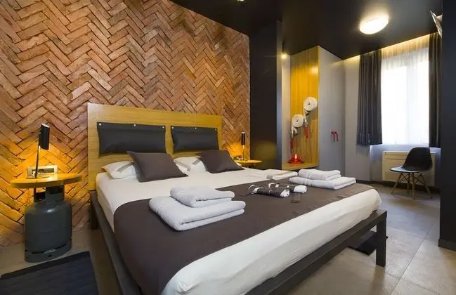 Split Industrial Design Rooms