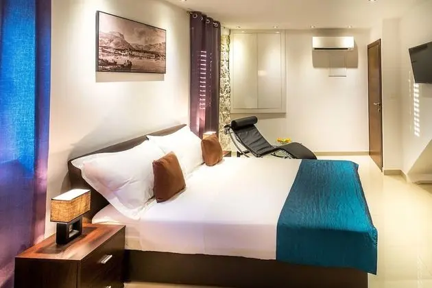 Split Oasis Apartments