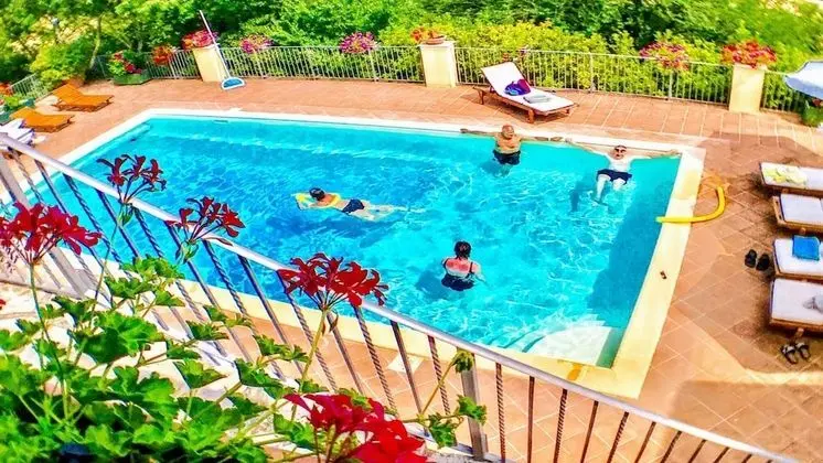 Spoleto Splashwhole Private Villagesleeps 24