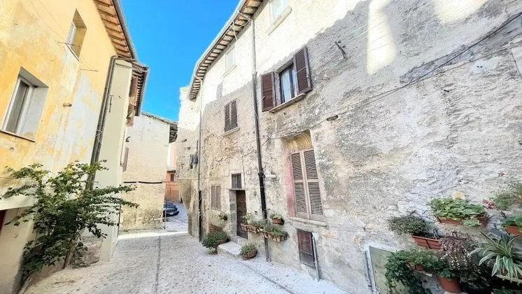 Spoleto Storico Spacious City House - car Unnecessary - Wifi - Sleeps 10 - Dış Mekan